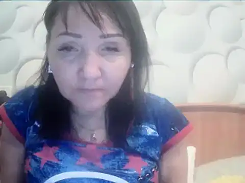 ClaireSunset online show from 12/17/25, 06:02