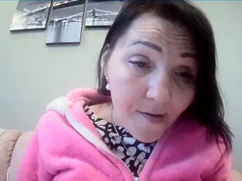 Snapshot of ClaireSunset chatting on 05/16/26, 05:23 ClaireSunset online show from 05/16/26, 05:23