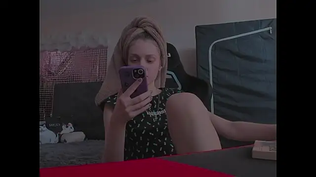 Kathleen Meow online show from 11/20/25, 08:59