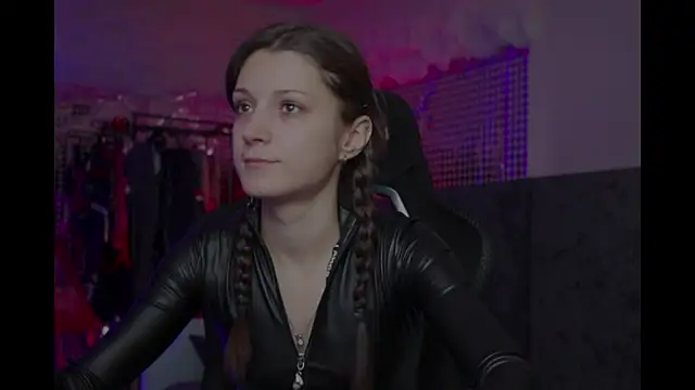 Kathleen Meow online show from 10/19/25, 09:45