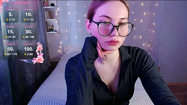 Snapshot of Miya_Mark chatting on 02/21/25, 02:06 Miya Mark online show from 02/21/25, 02:06