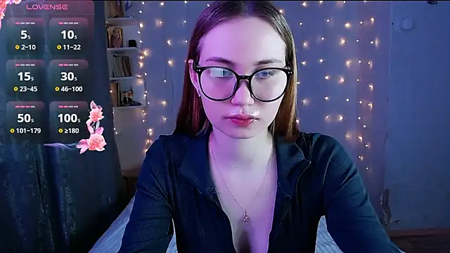 Snapshot of Miya_Mark chatting on 02/17/25, 07:01 Miya Mark online show from 02/17/25, 07:01