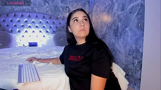 Belliinda 21 online show from 10/22/25, 07:02