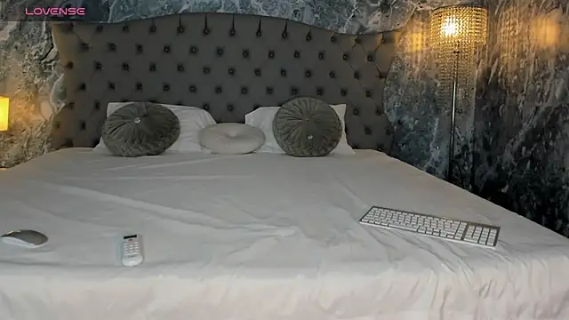 Belliinda 21 online show from 11/15/25, 07:18