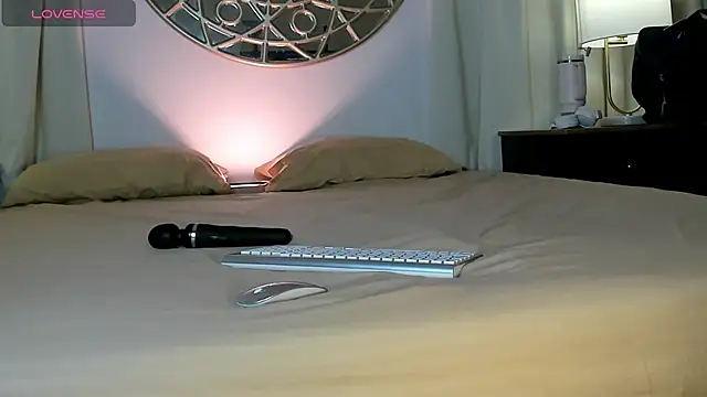 Belliinda 21 online show from 10/25/25, 07:03