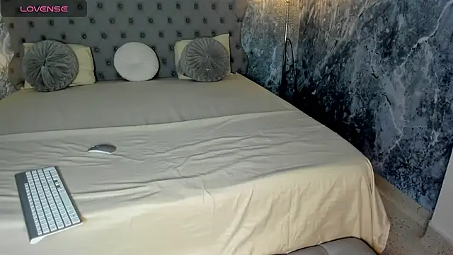 Belliinda 21 online show from 11/27/25, 06:41