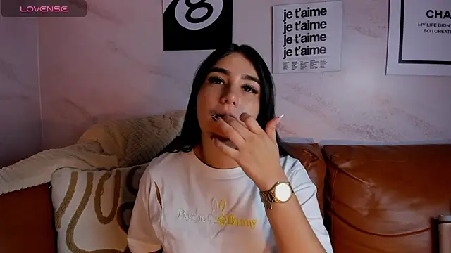 Belliinda 21 online show from 04/16/26, 07:03