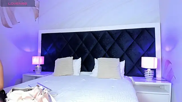 Belliinda 21 online show from 04/18/26, 06:10