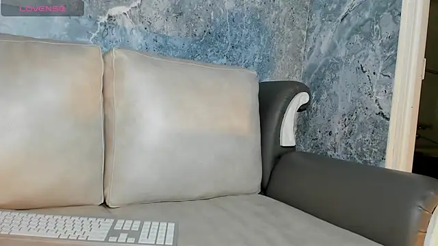 Belliinda 21 online show from 04/12/26, 07:06