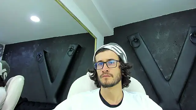 Snapshot of Loggan_donnelly chatting on 03/16/25, 07:49 Loggan donnelly online show from 03/16/25, 07:49
