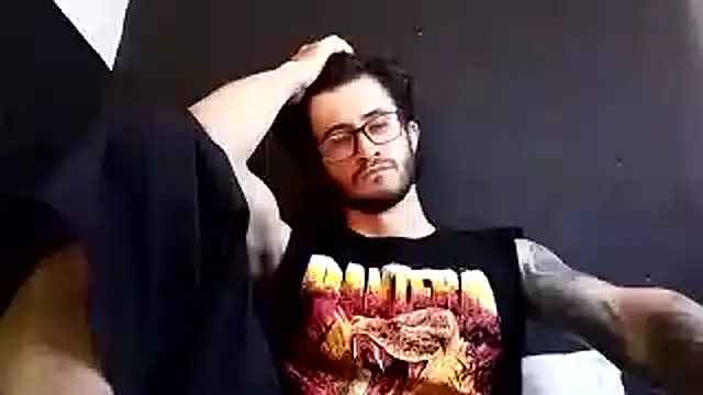 Loggan donnelly online show from 10/28/25, 06:40