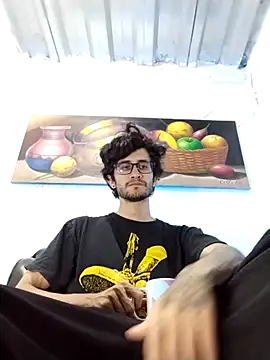 Loggan donnelly online show from 04/17/26, 04:26