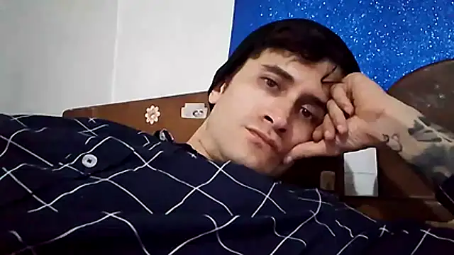 Loggan donnelly online show from 12/21/25, 12:02