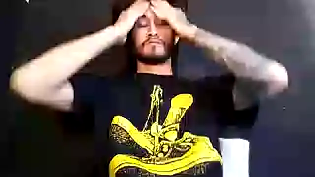 Loggan donnelly online show from 10/26/25, 08:20