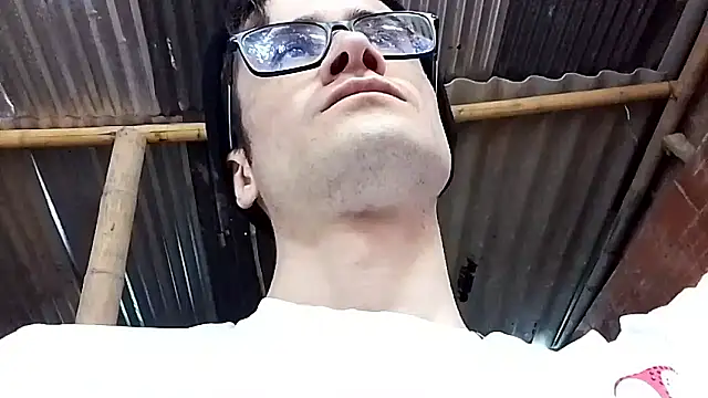 Loggan donnelly online show from 12/22/25, 06:52