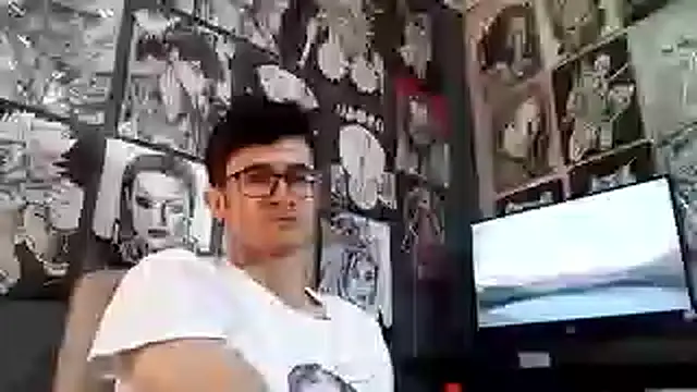 Loggan donnelly online show from 12/05/25, 06:17