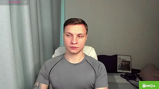 handsome guy01 online show from 04/10/26, 07:59