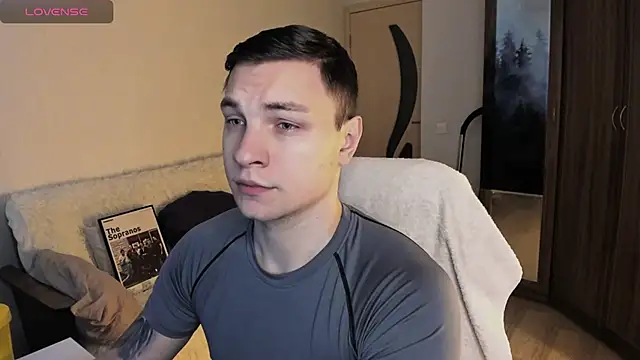 handsome guy01 online show from 10/04/25, 10:50