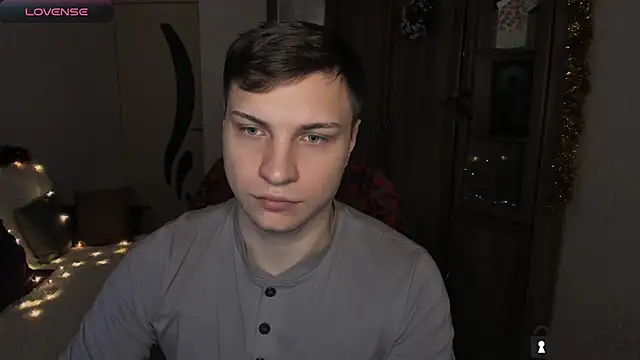 handsome guy01 online show from 11/27/25, 12:55