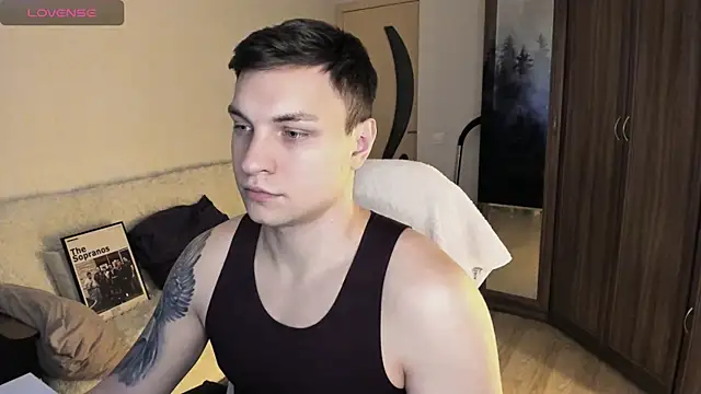 handsome guy01 online show from 10/08/25, 03:13