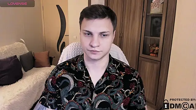 handsome guy01 online show from 11/20/25, 07:47