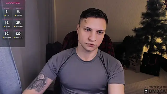 Snapshot of handsome_guy01 chatting on 01/15/26, 04:43 handsome guy01 online show from 01/15/26, 04:43