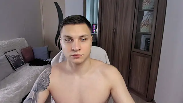 handsome guy01 online show from 09/21/25, 12:05