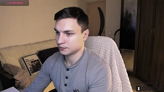 handsome guy01 online show from 10/18/25, 02:24