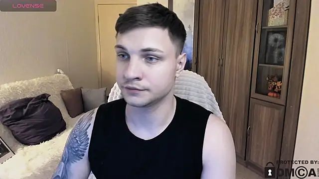 handsome guy01 online show from 10/27/25, 05:58