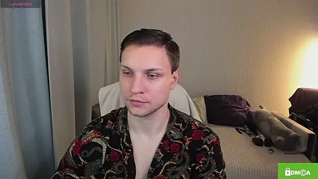 handsome guy01 online show from 07/12/26, 12:11
