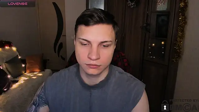 handsome guy01 online show from 12/01/25, 06:47