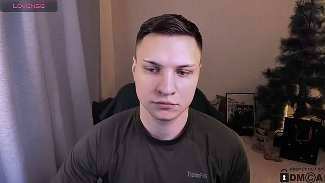 Snapshot of handsome_guy01 chatting on 01/08/26, 01:00 handsome guy01 online show from 01/08/26, 01:00