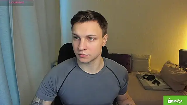 Snapshot of handsome_guy01 chatting on 02/26/26, 10:15 handsome guy01 online show from 02/26/26, 10:15