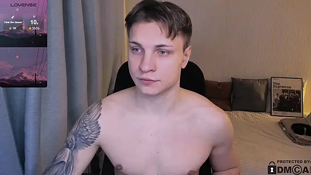 Snapshot of handsome_guy01 chatting on 02/04/26, 12:05 handsome guy01 online show from 02/04/26, 12:05