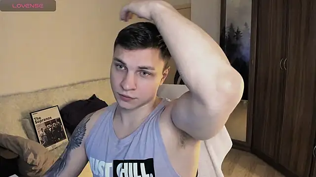 handsome guy01 online show from 10/06/25, 03:35