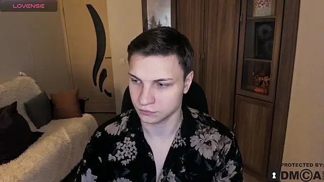 handsome guy01 online show from 11/25/25, 10:32