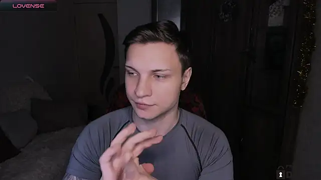 handsome guy01 online show from 12/20/25, 01:52