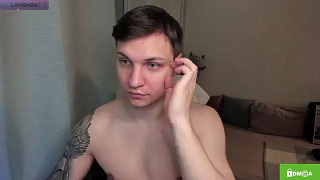 handsome guy01 online show from 06/18/26, 12:09