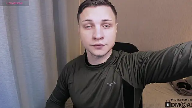 Snapshot of handsome_guy01 chatting on 02/01/26, 04:49 handsome guy01 online show from 02/01/26, 04:49