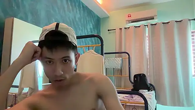 XiiaoZheng99 online show from 08/04/26, 07:13