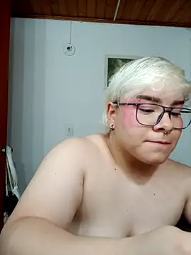 Snapshot of amalia_love chatting on 09/18/25, 04:48 amalia love online show from 09/18/25, 04:48