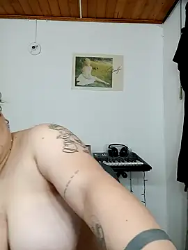 Snapshot of amalia_love chatting on 01/12/25, 09:40 amalia love online show from 01/12/25, 09:40