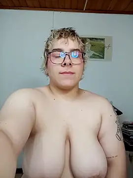 amalia love online show from 11/26/25, 03:45