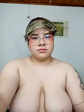 Snapshot of amalia_love chatting on 02/02/25, 06:25 amalia love online show from 02/02/25, 06:25