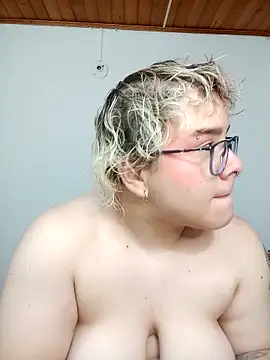 amalia love online show from 11/29/25, 04:29