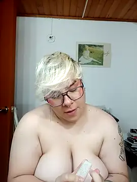 amalia love online show from 10/23/25, 05:28