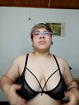 Snapshot of amalia_love chatting on 02/22/25, 11:03 amalia love online show from 02/22/25, 11:03