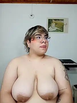 Snapshot of amalia_love chatting on 01/26/25, 08:03 amalia love online show from 01/26/25, 08:03