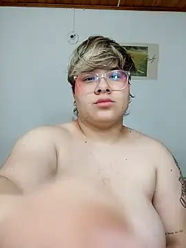Snapshot of amalia_love chatting on 02/23/25, 02:04 amalia love online show from 02/23/25, 02:04