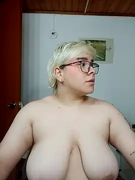 amalia love online show from 10/24/25, 06:34